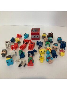 Minecraft Mini-Figures Lot of 31 Action Figures Mojang Zombie Steve Skeleton